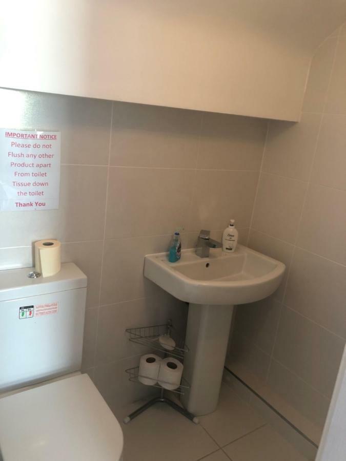 Cheapsleepz 49 Moscow Drive Hotel Liverpool Kültér fotó