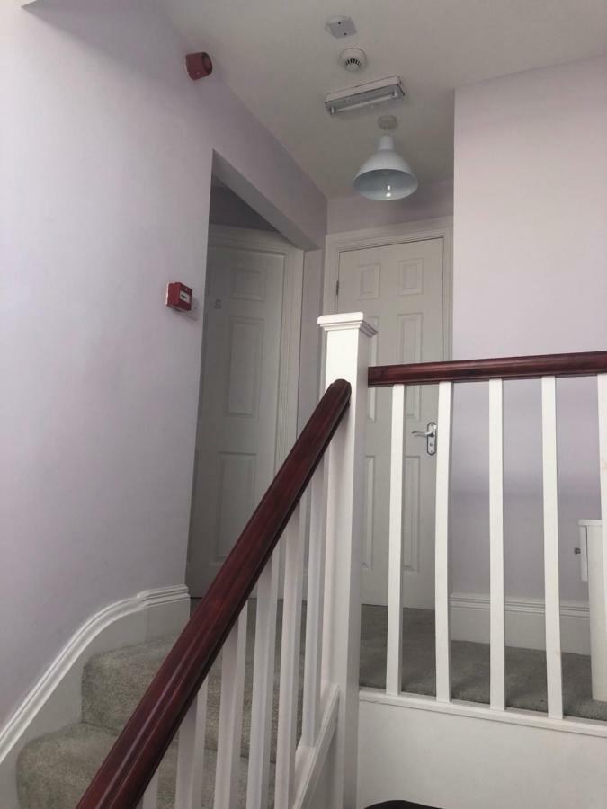 Cheapsleepz 49 Moscow Drive Hotel Liverpool Kültér fotó