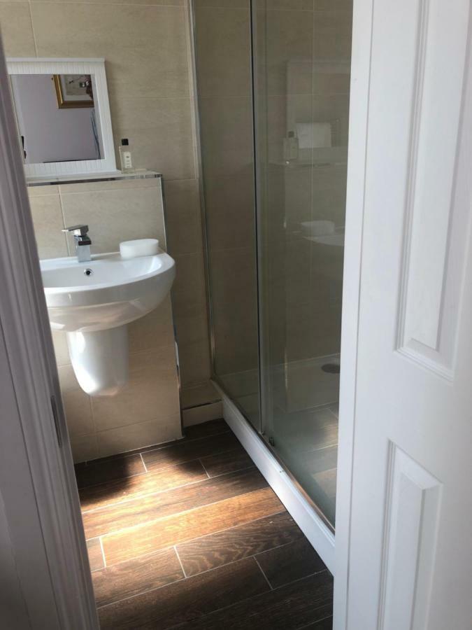 Cheapsleepz 49 Moscow Drive Hotel Liverpool Kültér fotó