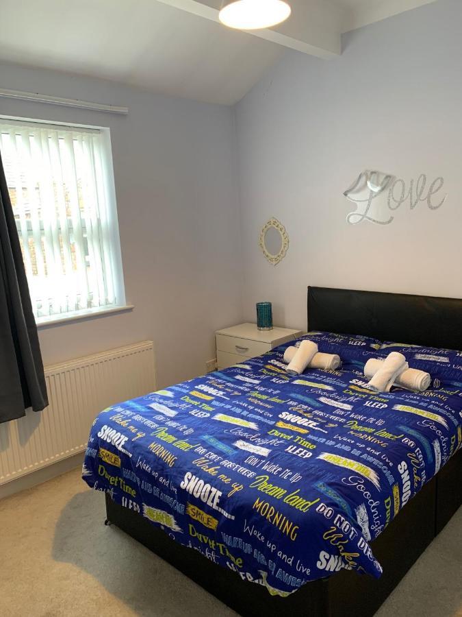 Cheapsleepz 49 Moscow Drive Hotel Liverpool Kültér fotó