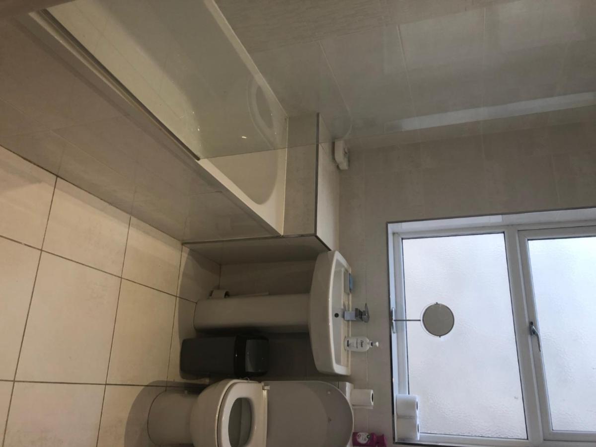 Cheapsleepz 49 Moscow Drive Hotel Liverpool Kültér fotó